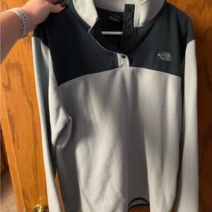 The North Face Women's 1/4 Button Jacket